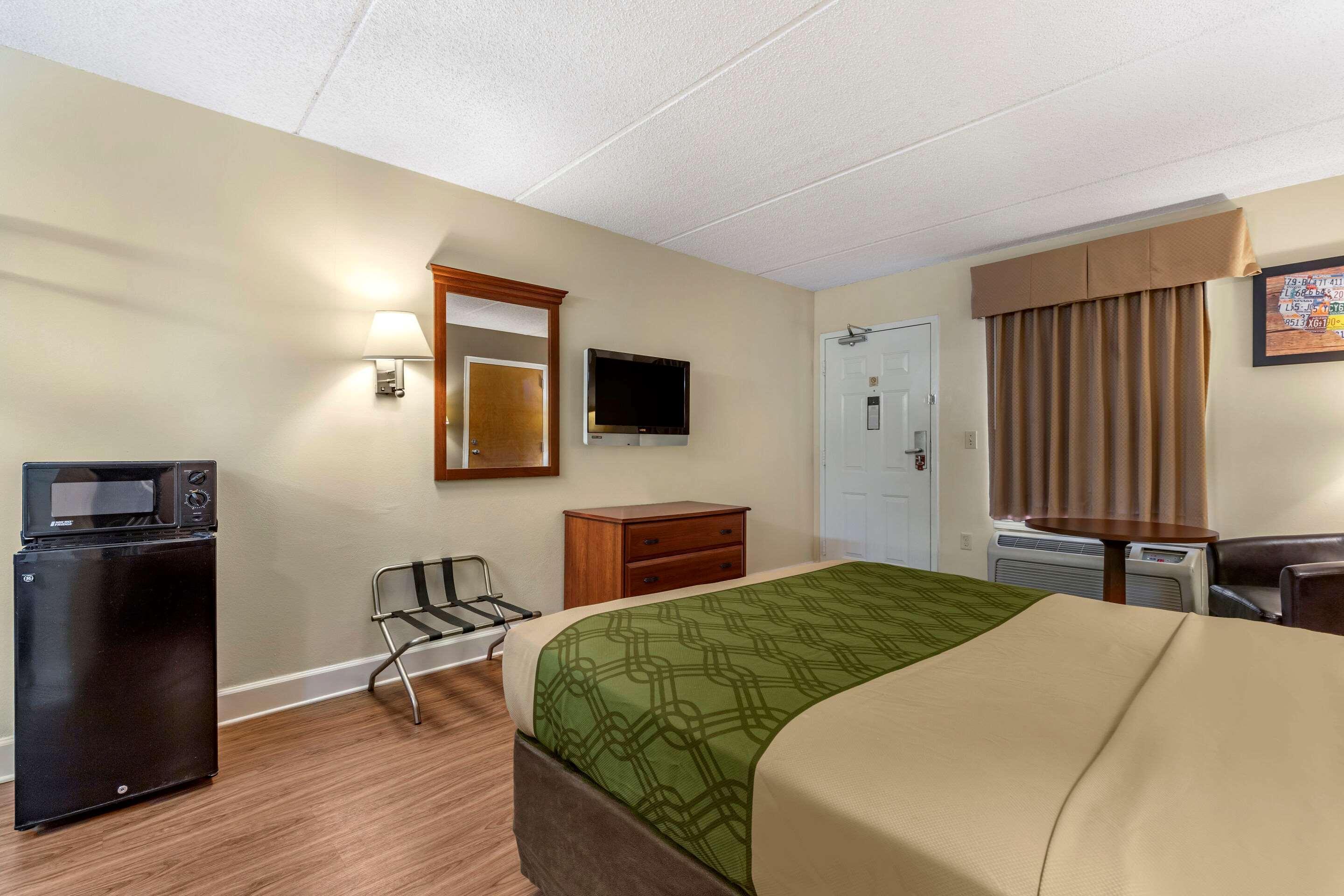 Lugoff Econo Lodge Inn & Suites מראה חיצוני תמונה