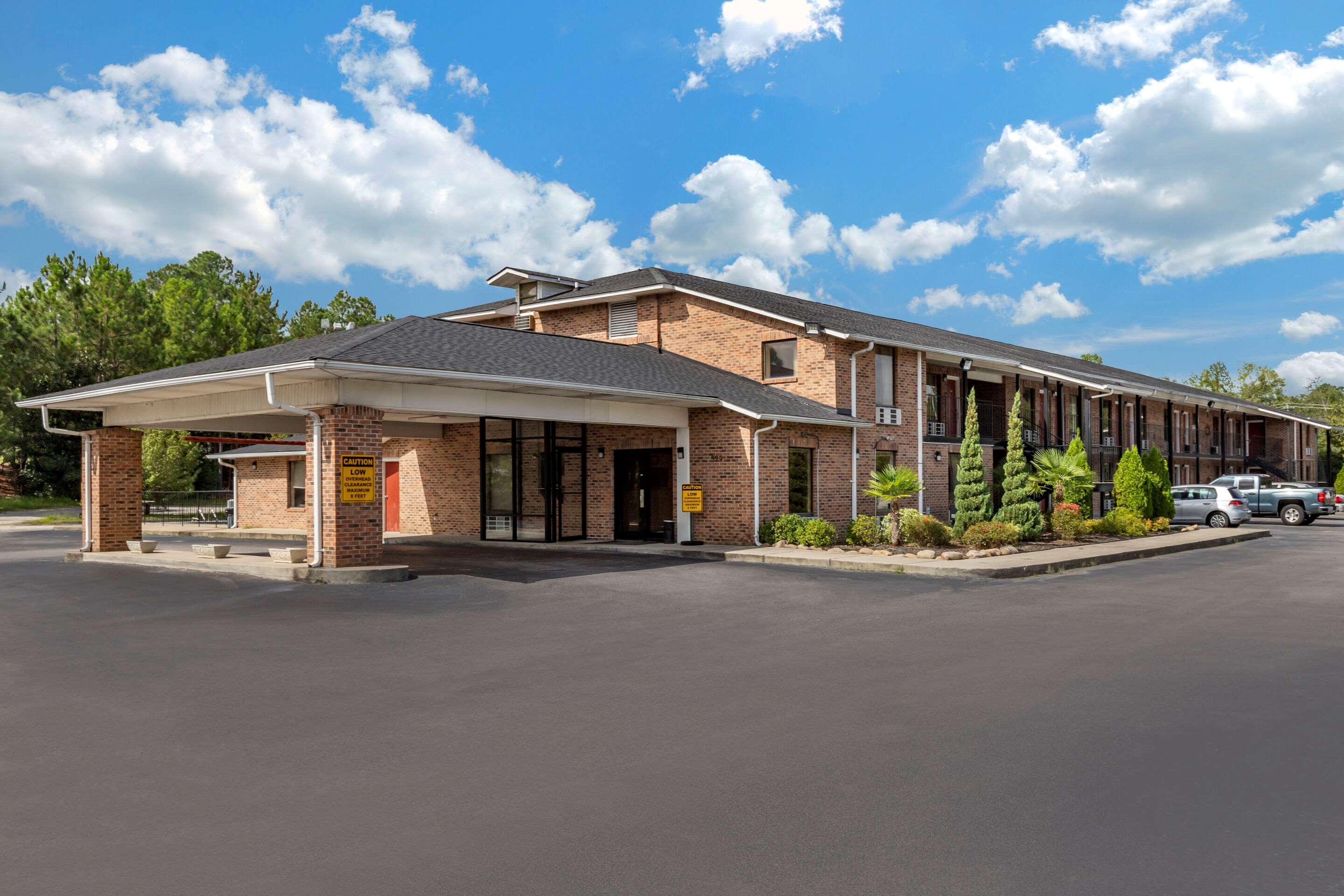 Lugoff Econo Lodge Inn & Suites מראה חיצוני תמונה