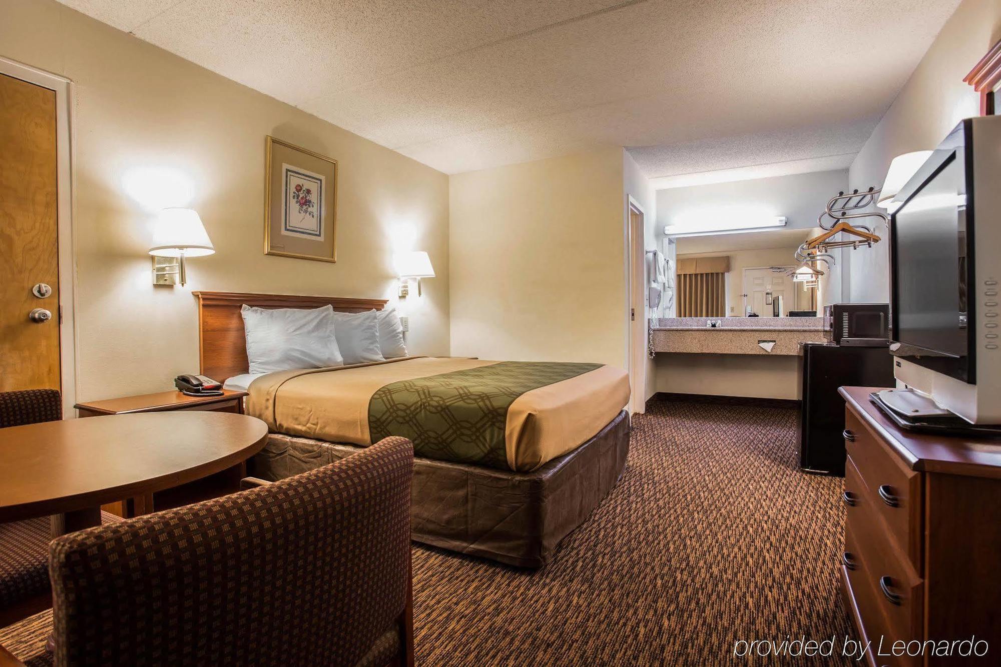 Lugoff Econo Lodge Inn & Suites מראה חיצוני תמונה